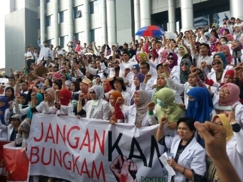 Dokter-dokter yang tergabung dalam Dokter Indonesia Bersatu (DIB) melakukan aksi beberapa waktu lalu di Jakarta (Ist)