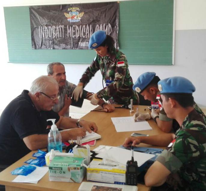Tim Kesehatan TNI menggelar kegiatan Medical Camp dalam rangka memberikan pelayanan medis kepada warga lokal di Desa Deir Seriane, Lebanon Selatan.(Ist)