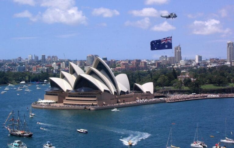 *TUHKAAAN…!* Pemerintah Australia Tunda Vaksinasi Covid-19, Ahli Medis Ribut