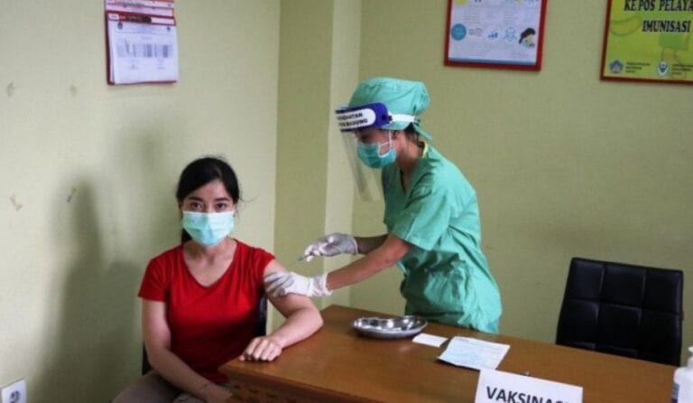 NGERIK AH..! Usai Disuntik Vaksin Pfizer-BioNTceh, 23 Orang di Norwegia Meninggal