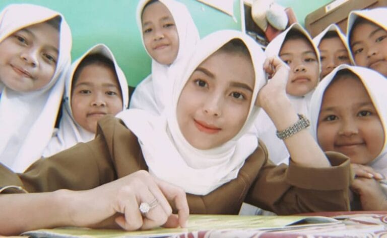 PASTIKAN DONG…! Kemendagri Melarang Pemda Mutasi Guru dan Kepala Sekolah Penggerak