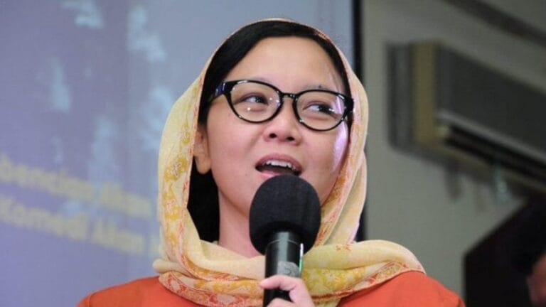 NGERIK AH BEIBZ….! Alissa Wahid: Mari Kita Akui Bahwa Teror Bom Bunuh Diri Di Makassar Dikaitkan Dengan Islam