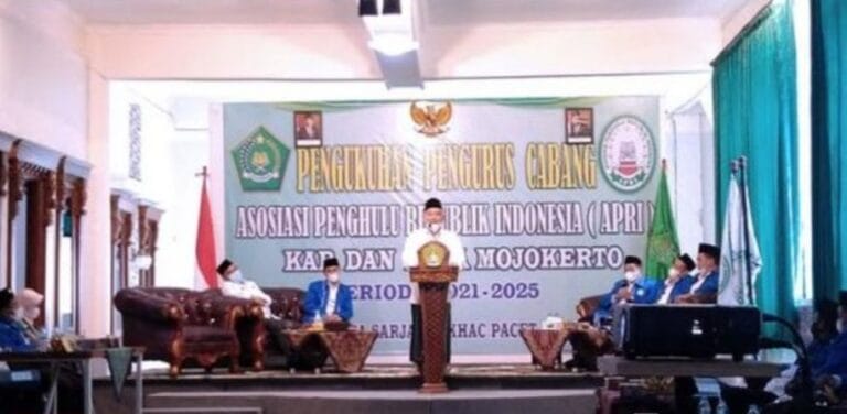 ALHAMDULILLAAAH…! Kiai Ponpes Amanatul Ummah Mojokerto Tegaskan Menolak Vaksin Astrazeneca