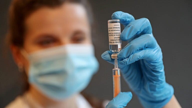*AWAS JOOOOK….! Resiko Pembekuan Darah, Makin Banyak Negara Batalkan Vaksin AstraZeneca