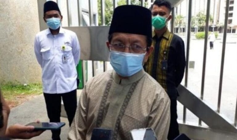 JBU PAAAK…! Imam Istiqlal Kunjungi Gereja Katedral, Nasaruddin Umar: Kita Pastikan Saudara Kami Tenang Beribadah