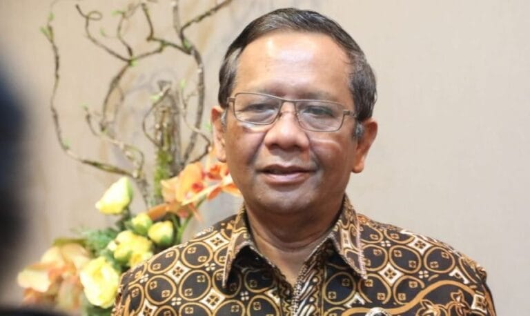 PANTESAN TERORISME MENGUAT….! Mahfud MD: Ribuan Transaksi Mencurigakan Dilaporkan ke Aparat, Tapi Tak Ditindak