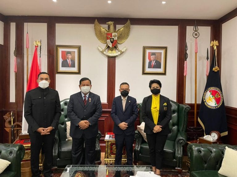NAAH…! Bahas Rp 1,760 T, Connie Rahakundini Akhirnya Diterima Menhan Prabowo