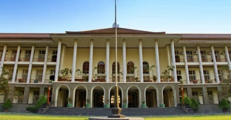 TELAT MAAAS…! Rektor UGM: Generasi Milenial Alami Disorientasi Ideologi