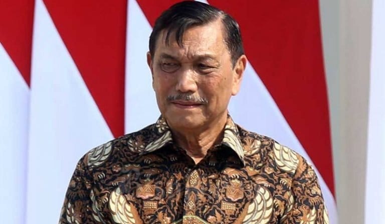 MANTAP PUUUNG…! Menko Luhut Sebut RI Bakal Produksi 600.000 Mobil Listrik