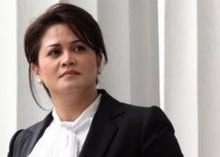 OW SO SWEET…! Terpapar Covid-19, Connie Rahakundini Dapat Kiriman Vitamin dari Menhan Prabowo