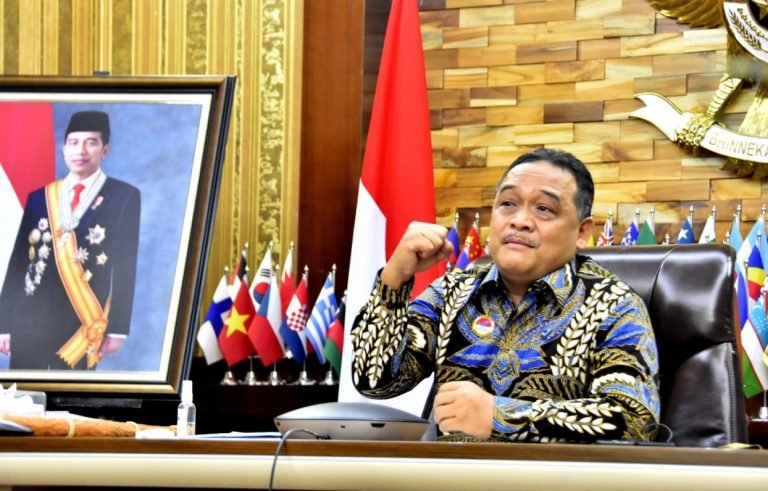 JANGAN BIARKAN…! Barikade 98 Dukung Jenderal Dudung, Benny Rhamdani Minta Mabes TNI Seret Gatot Nurmantyo Secara Hukum