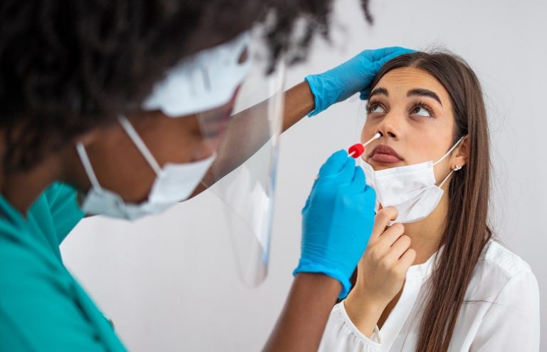 NAH GITU DONG…! Tanpa Perlu PCR, Pasien Omicron COVID-19 Dinyatakan Sembuh Usai 10 Hari Isoman