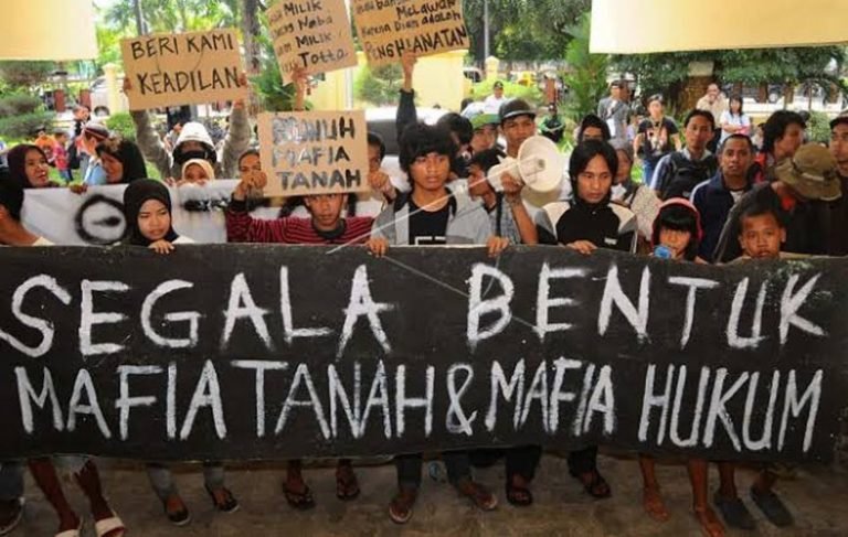 Melawan Mafia Tanah