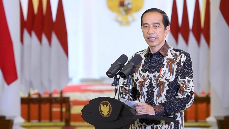SELAMAT NATAL PAK…! Presiden Jokowi Berharap 2 Tahun Pandemi Covid-19 Tak Mengurangi Kegembiraan Natal