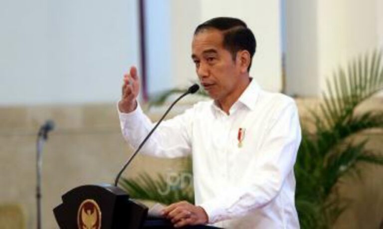 CETAR BANGET…! Jokowi Yakin Stop Ekspor Raw Material: Mereka Pasti Datang Bikin Industri Di Sini