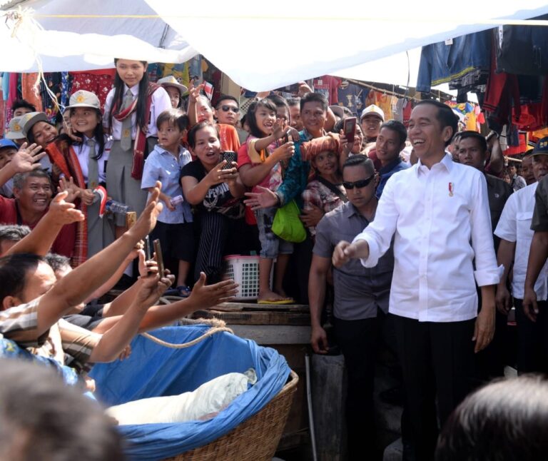 BENER GAK NIH…? Survei Kompas: Tingkat Kepuasan Publik terhadap Jokowi-Ma’ruf Turun 6,8 Persen