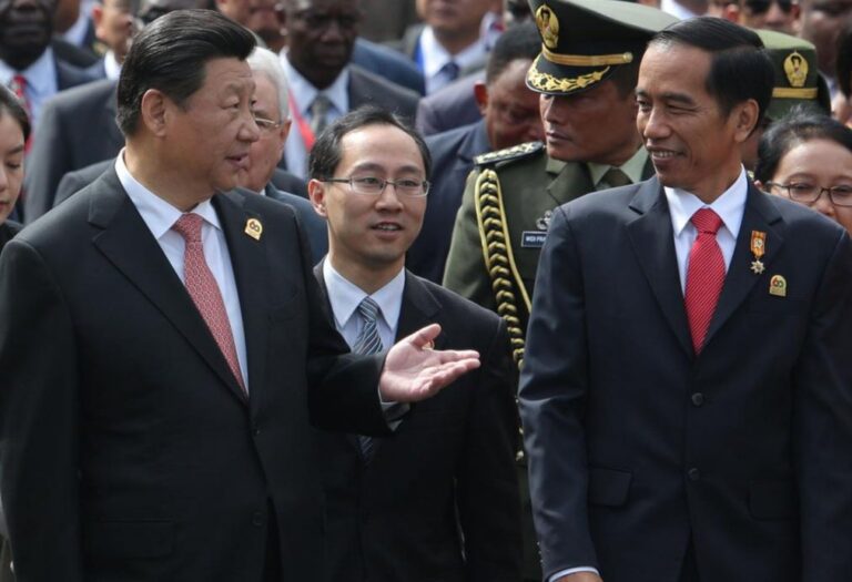 BISA AJAK PUTIN NIH…! Presiden Jokowi dan Presiden XI Jin Ping Akan Jadi Orang Pertama yang Naik Kereta Api Cepat Jakarta – Bandung