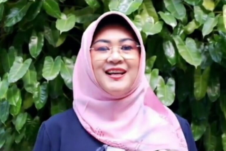 ADA APA NIH…? WHO Tunjuk Indonesia jadi Pusat Produksi Vaksin mRNA, dr. Tifa Meradang