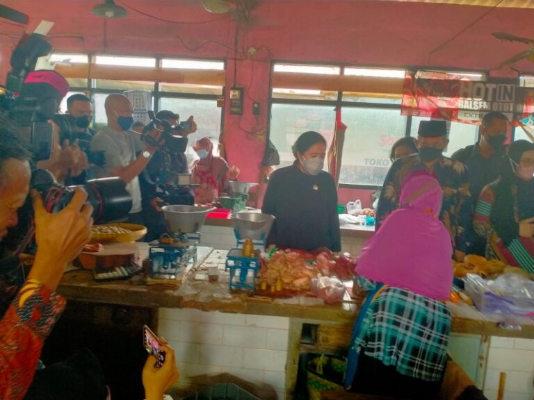 Memperkuat Ekonomi Kerakyatan