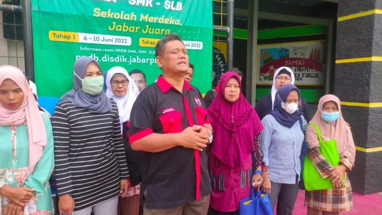 JANJI GUBERNUR MANA..? PPDB SMA dan SMK Jawa Barat Menyisakan Siswa Miskin Tidak Dapat Sekolah