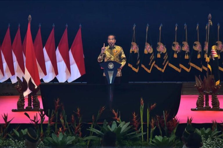 SEGERA SAJA PAK…! Setelah Nikel, Jokowi Minta Stop Ekspor Timah dan Bauksit Tahun Ini