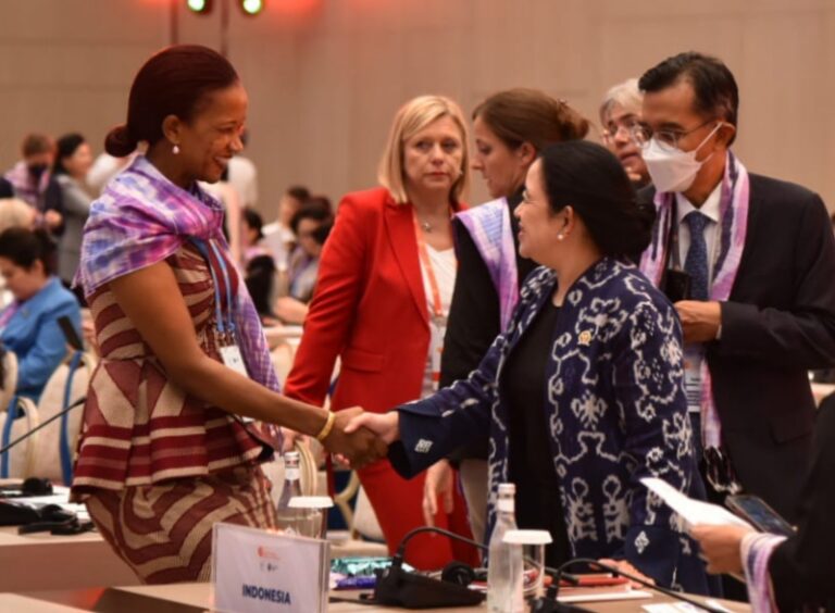 KEREN BANGET MBAK…! Di Summit of Women Speakers, Puan Dorong Kepemimpinan Perempuan di Dunia Politik