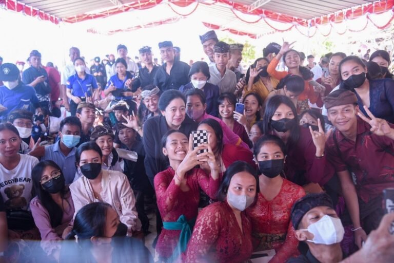 INSPIRATIF NIH…! Disambut Tari Kecak, Puan Maharani: Jaga Laut Bali Agar Tetap Bersih!