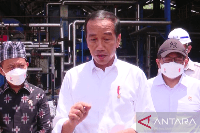 HANYA JOKOWI YANG BISA GINI…! Presiden Jokowi Tegaskan Stop Impor Aspal Pada 2024, Semua Dipasok Dari Buton