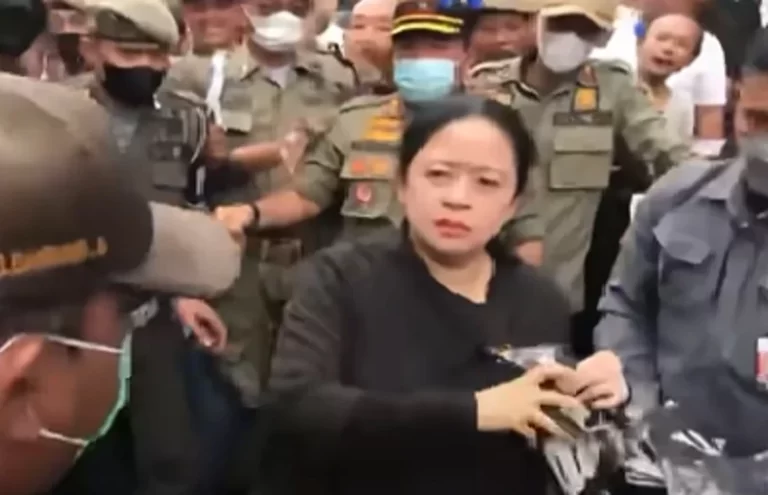 DIR DUR DAEENG…! PDIP Tanggapi Video Viral Puan ‘Jutek’ : Dia Memang Merakyat, Turun ke Bawah