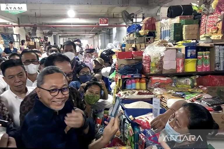 ASAL GAK RUGIKAN PETANI..! Mendag Usulkan Dana Rp100 Triliun Untuk BUMN Beli Hasil Tani