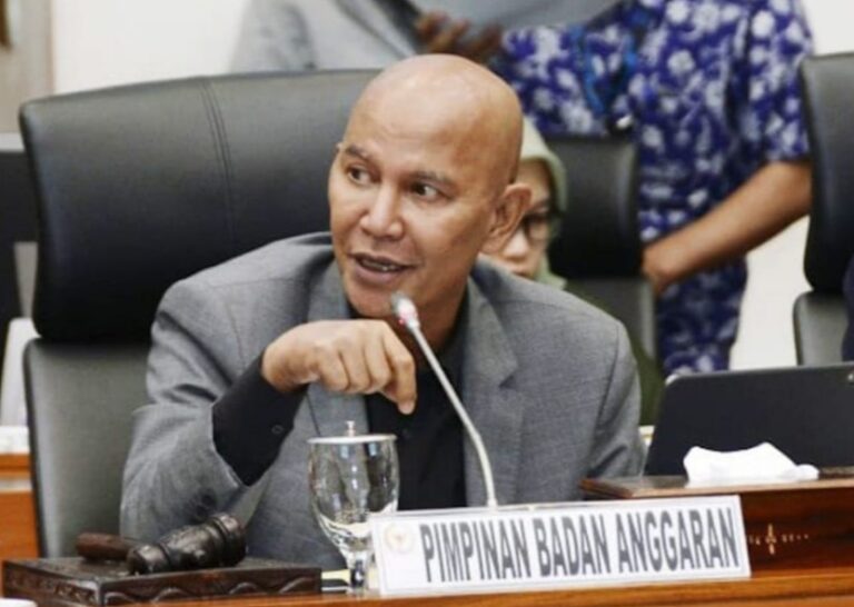 BISA GAK…? DPR Minta FIFA Investigasi Tragedi Kanjuruhan