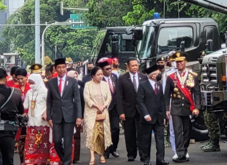 JANGAN DIGANGGU…! HUT TNI 77 Tahun, Puan Maharani: Pimpinan TNI Harus Kompak Hadapi Dinamika Politik Nasional