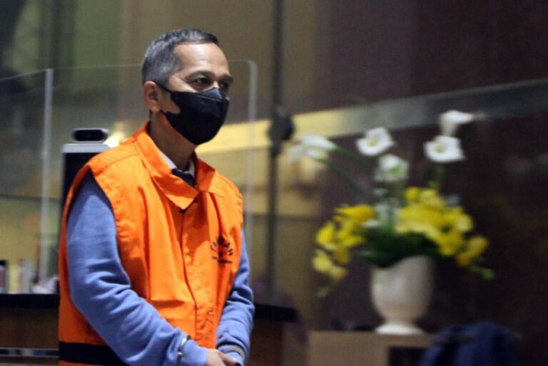 LUAS JUGA JARINGANNYA NIH…! KPK Amankan Bukti Dari Tiga Kampus Terkait Kasus Rektor Karomani