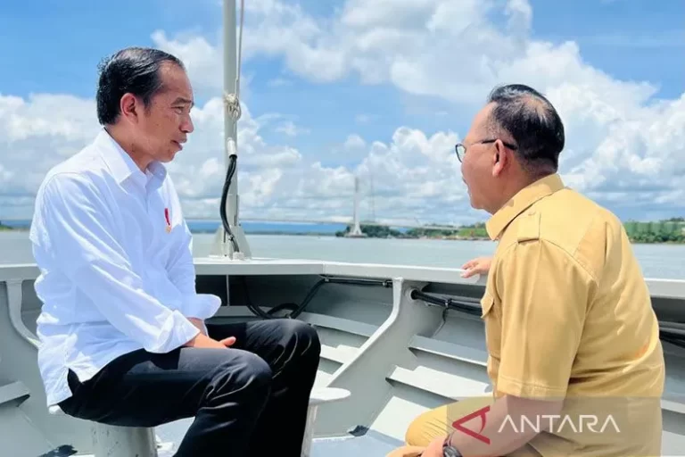 KEREN BANGET NIH…! Presiden Jokowi Cek Jalur Logistik Lewat Laut Menuju IKN