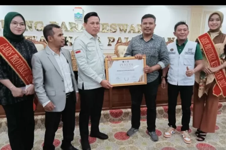 AYO GOTONG ROYONG…! Siti Fadilah Soroti Banjir Palembang: Dirikan RT dan Kelurahan Siaga, Selamatkan Rakyat!