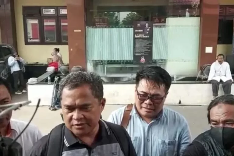 MENCURIGAKAN NIH…! Penolakan Laporan Aremania Tentang Kunjuruhan Kontraproduktif