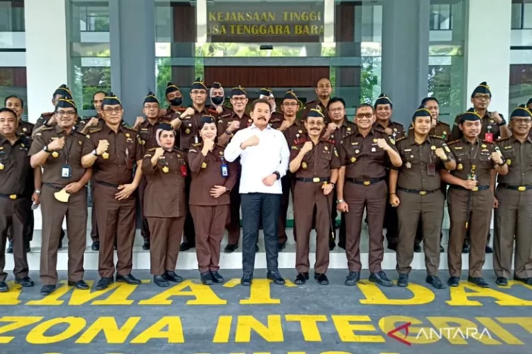 MONITOR DAN KONTROL KERAS PAK…! Jaksa Agung Pastikan Akan Pidanakan Oknum Jaksa Terbukti Terima Suap