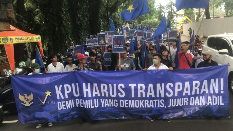TUH KAAAN…! PN Jakpus Perintahkan Pemilu Ditunda!