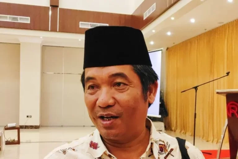 PINGIN NGAKAK NIH…! Pengamat Sebut Pengaruh Politik Uang Semakin Kecil Di Pemilu 2024.