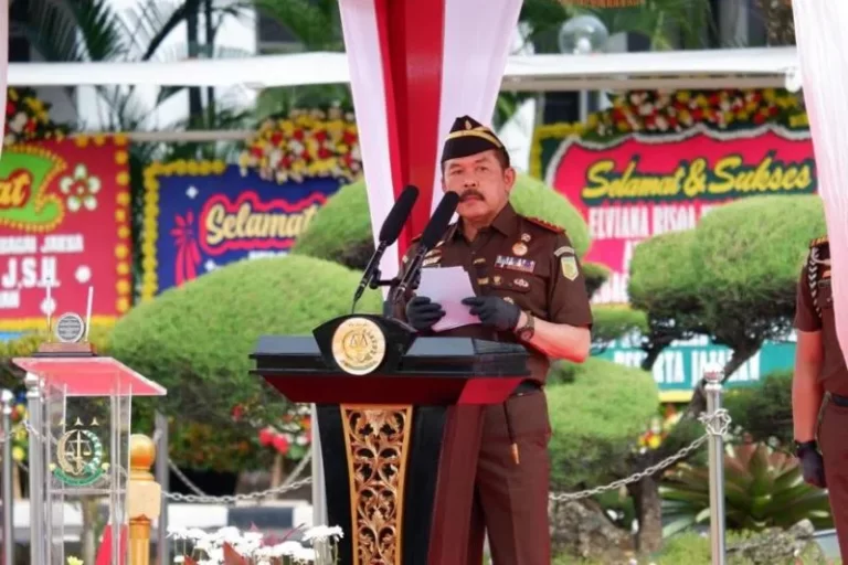 KAPAN SOSIALISASI KE MASYARAKAT…? Jaksa Agung Minta Jaksa Pelajari Pasal-Pasal KUHP Baru