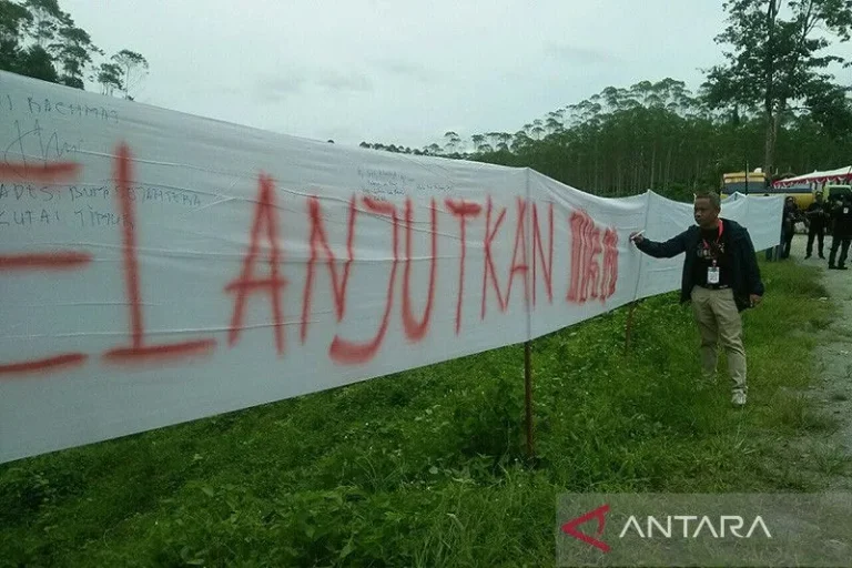 DEMI PEMERATAAN PEMBANGUNAN…! Desa Se-Indonesia Bentang Spanduk Mendukung Pembangunan IKN