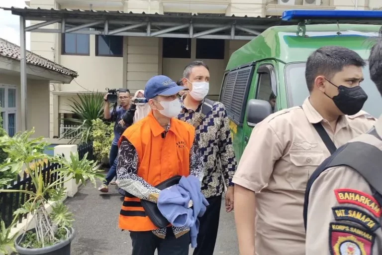 USUT TUNTAS…! KPK Dalami Peran Orang Kepercayaan Karomani Mudahkan Maba Masuk Unila