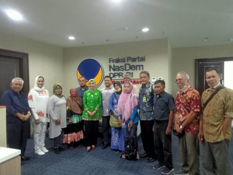 YA AMPUUUN..! DKR Bawa Korban Penipuan BUMN Ngadu Ke DPR