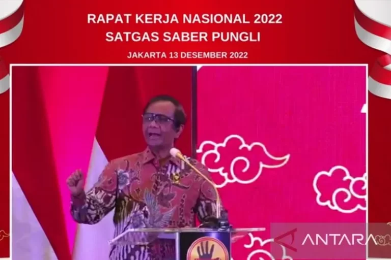 GAK ADA YANG BERANI…! Mahfud MD: Aparat Senior Beking Usaha Tambang Rugikan Negara