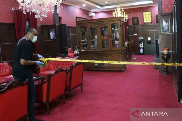 WAH ADA APA NIH…! Wali Kota Blitar Disekap Perampok, Uang dan Perhiasan Senilai Rp400 Juta Raib