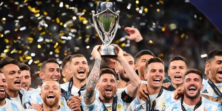 DAHSYAT BANGET…! Argentina Juara Dunia, Messi Sudahi Puasa Gelar