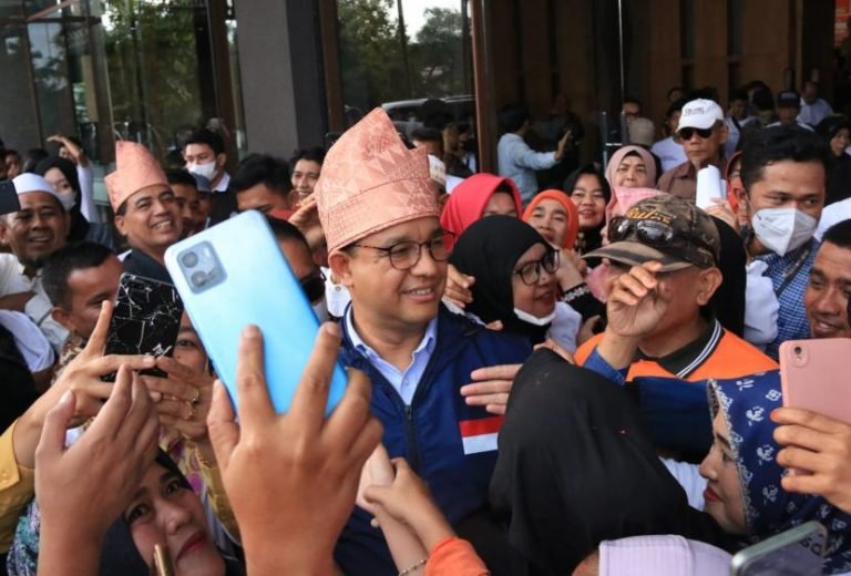 KALAU GAK MAU GIMANA…? Bawaslu Minta Safari Politik Anies Baswedan Dihentikan