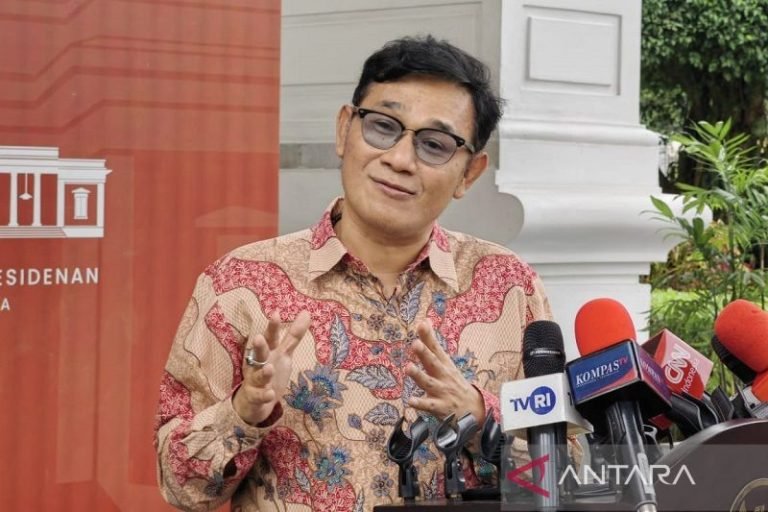 AUDIT DANA DESA DONG..! Budiman Sudjatmiko Usul Ada Aturan Dana SDM Desa, Jokowi Langsung Setuju!
