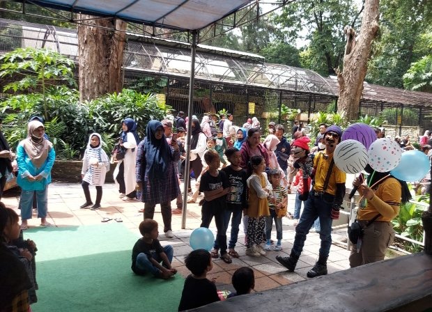AYO BUNDA…! Kak Harris Ungkap Pentingnya Mengajak Anak Ke Kebun Binatang