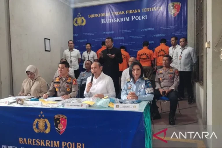 JANGAN SAMPAI LOLOS..! Polri Tangkap 2 Buronan Kasus Gagal Ginjal
